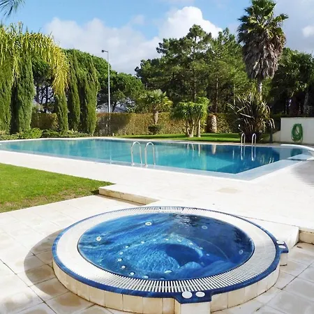 Sleeps 10 Pool Air Con Vila
